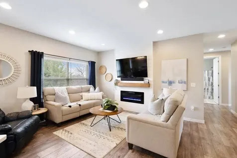 750 E Fayette Street Denver IA 50622