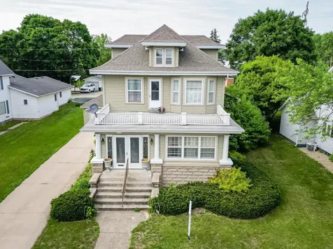 208 W 6th Street Sumner IA 50674