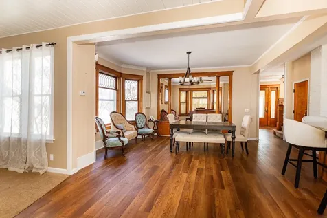 208 W 6th Street Sumner IA 50674