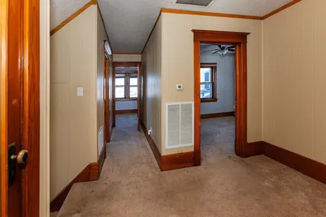 208 W 6th Street Sumner IA 50674