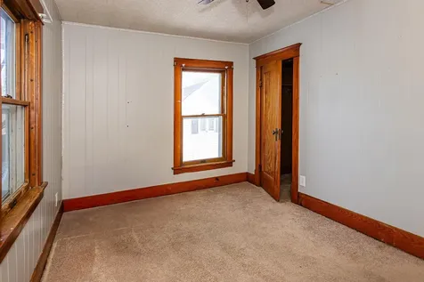 208 W 6th Street Sumner IA 50674