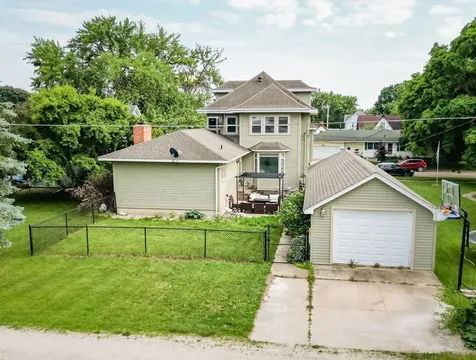 208 W 6th Street Sumner IA 50674