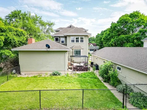 208 W 6th Street Sumner IA 50674