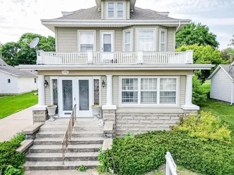 208 W 6th Street Sumner IA 50674