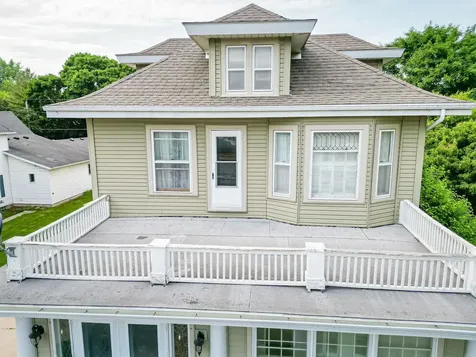 208 W 6th Street Sumner IA 50674