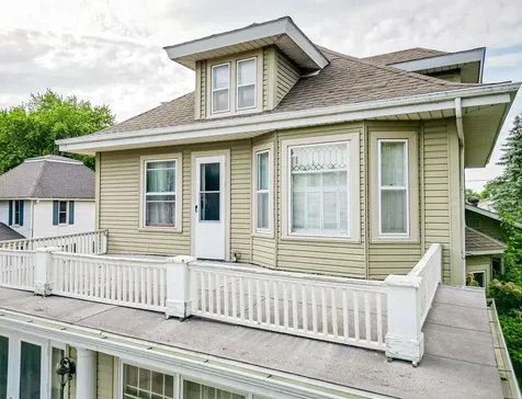 208 W 6th Street Sumner IA 50674