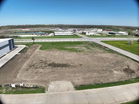 Lot 4 (Lot 11) Marnie Avenue Waterloo IA 50701