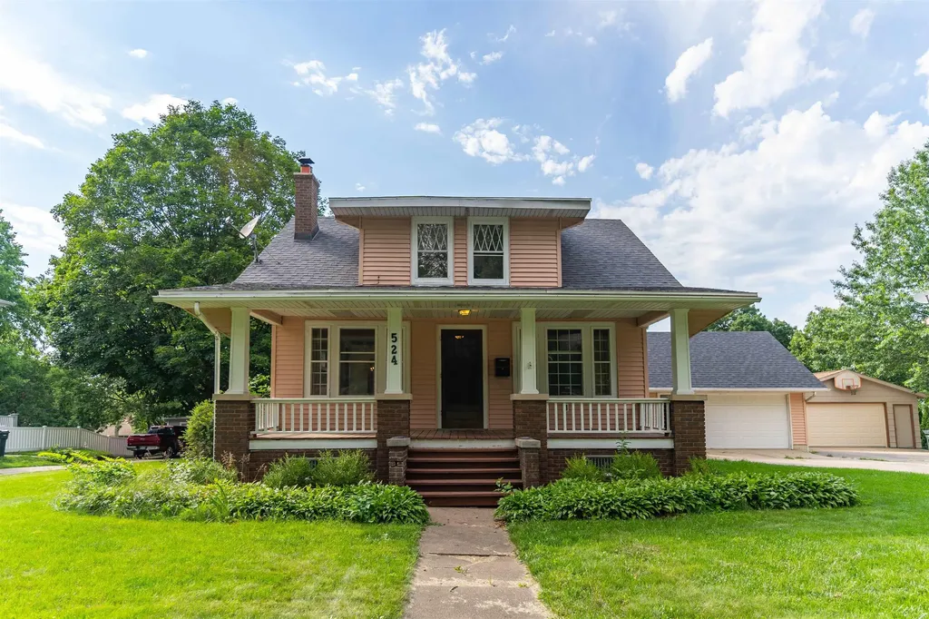 524 Sunset Road Waterloo IA 50701