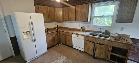 607 Logan Avenue Waterloo IA 50703
