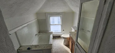 607 Logan Avenue Waterloo IA 50703