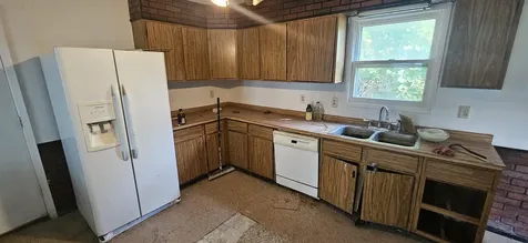 607 Logan Avenue Waterloo IA 50703