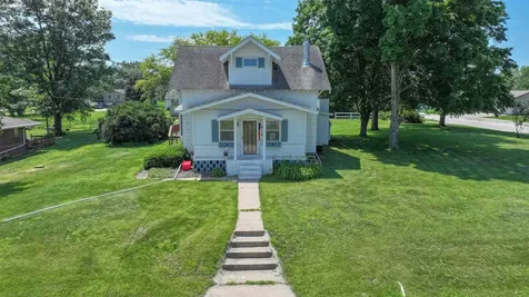 610 7th Avenue Ackley IA 50601