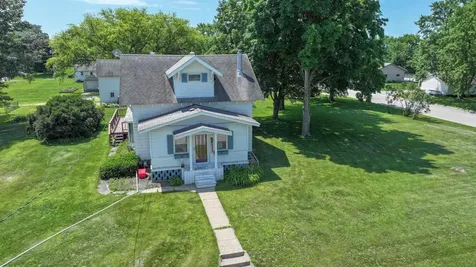 610 7th Avenue Ackley IA 50601