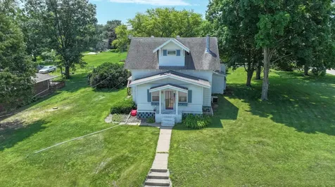 610 7th Avenue Ackley IA 50601