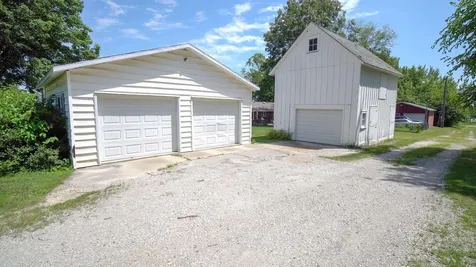 610 7th Avenue Ackley IA 50601