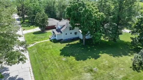 610 7th Avenue Ackley IA 50601