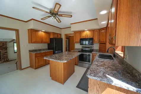 610 7th Avenue Ackley IA 50601