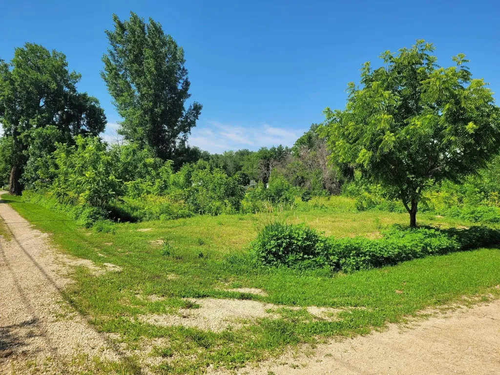 419 4th Avenue NW Oelwein IA 50662