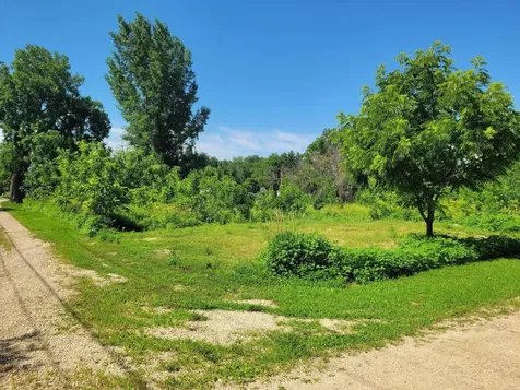 419 4th Avenue NW Oelwein IA 50662