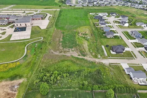 Lot 23 Elizabeth Drive Cedar Falls IA 50613