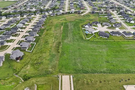 Lot 23 Elizabeth Drive Cedar Falls IA 50613
