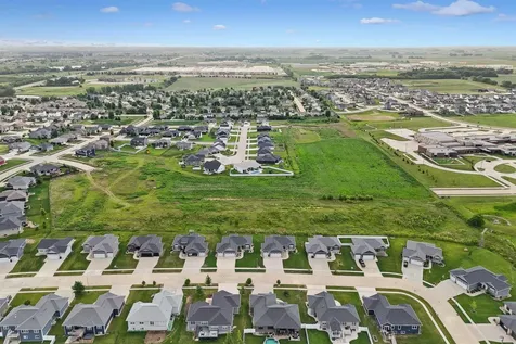 Lot 23 Elizabeth Drive Cedar Falls IA 50613