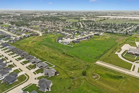 Lot 23 Elizabeth Drive Cedar Falls IA 50613