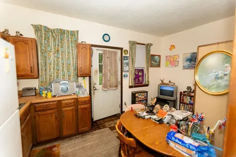102 NW 9th Avenue Waverly IA 50677