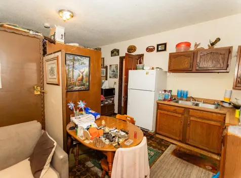 102 NW 9th Avenue Waverly IA 50677
