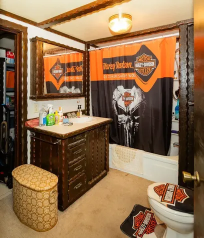 102 NW 9th Avenue Waverly IA 50677