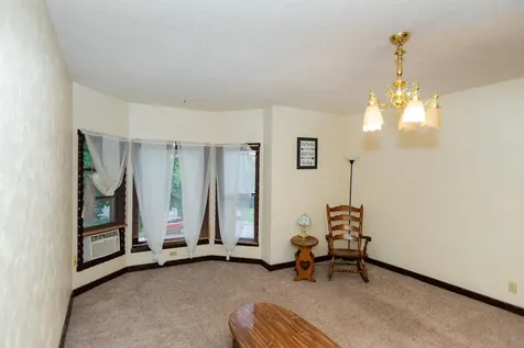 102 NW 9th Avenue Waverly IA 50677