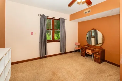 102 NW 9th Avenue Waverly IA 50677