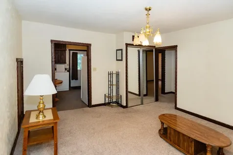 102 NW 9th Avenue Waverly IA 50677