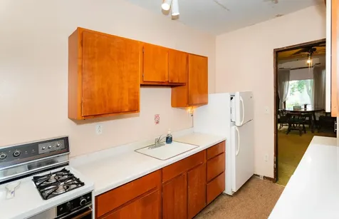 102 NW 9th Avenue Waverly IA 50677