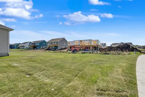 1522 Pebble Stone Place Cedar Falls IA 50613