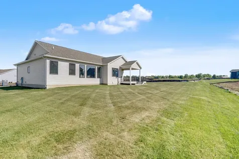 1522 Pebble Stone Place Cedar Falls IA 50613