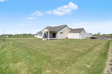1522 Pebble Stone Place Cedar Falls IA 50613