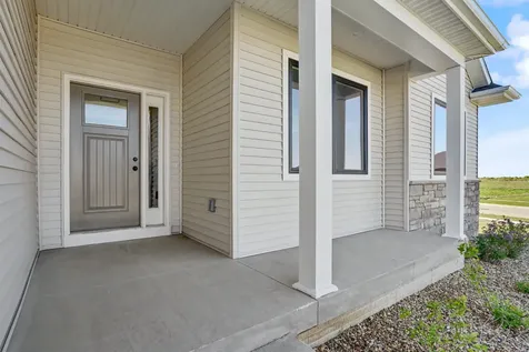 1522 Pebble Stone Place Cedar Falls IA 50613