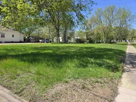 Lot 11 & 12 Webster Street Waterloo IA 50703