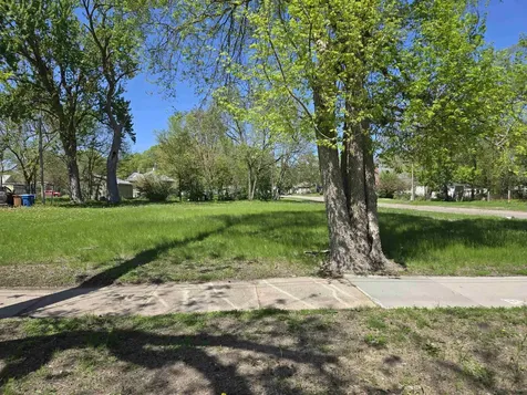 Lot 11 & 12 Webster Street Waterloo IA 50703