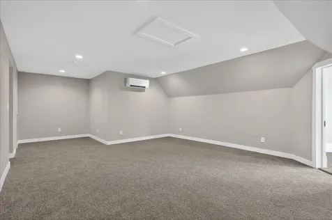337 Almond Street Waterloo IA 50703