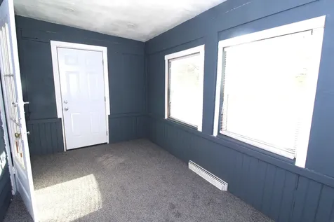 712 Upton Avenue Waterloo IA 50701