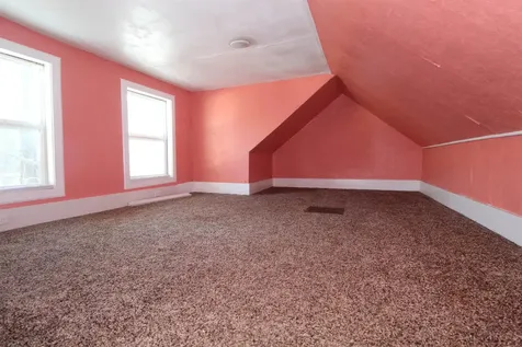 712 Upton Avenue Waterloo IA 50701