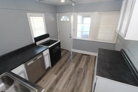 712 Upton Avenue Waterloo IA 50701
