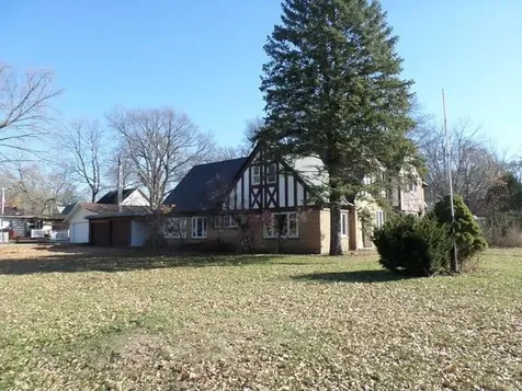 301 Riverside Drive Charles City IA 50616