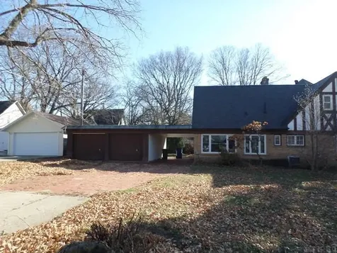 301 Riverside Drive Charles City IA 50616