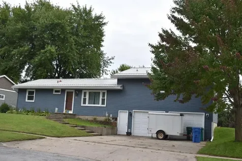 221 Prestien Drive Denver IA 50622