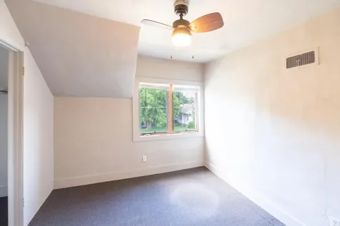 524 W 6th Street Cedar Falls IA 50613