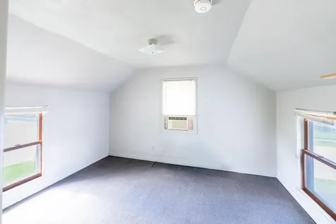 524 W 6th Street Cedar Falls IA 50613