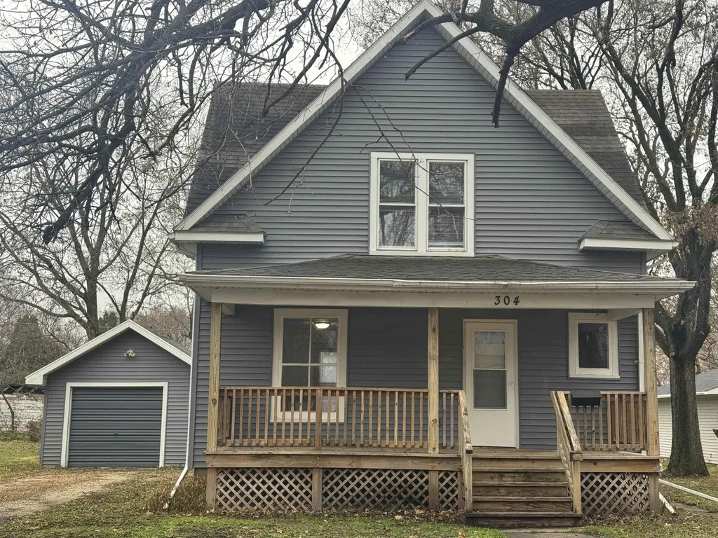 304 8th Avenue Charles City IA 50616